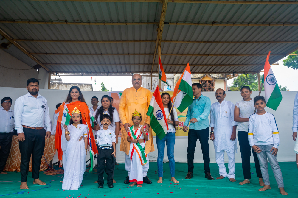 	Donate Life Founder & President Nilesh Mandlewala was invited as the Chief Guest on 76th Independence Day was celebrated by Lok Kalyan Trust Bhimpore as a part of Azadi's Amrit Mahotsav celebrations.